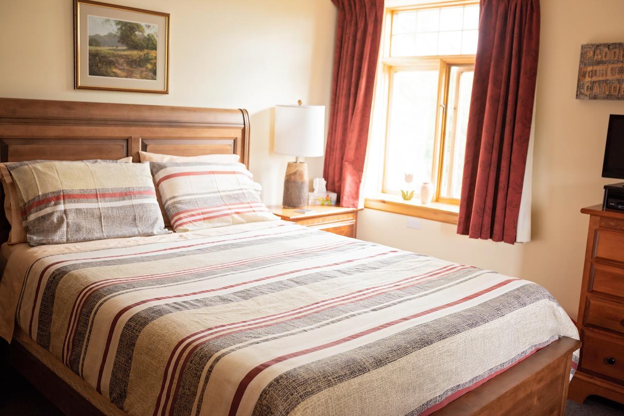 Rock Hill Bed & Breakfast Sharbot Lake Dış mekan fotoğraf